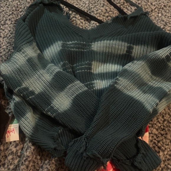 Forever 21 Sweaters - Forever 21 Green Off-the-Shoulder Sweater